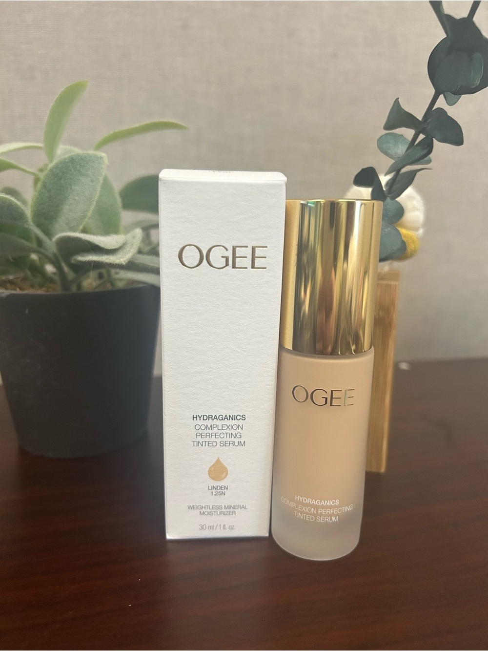 Ogee Hydraganics Tinted Serum — Linden 1.25N NWT